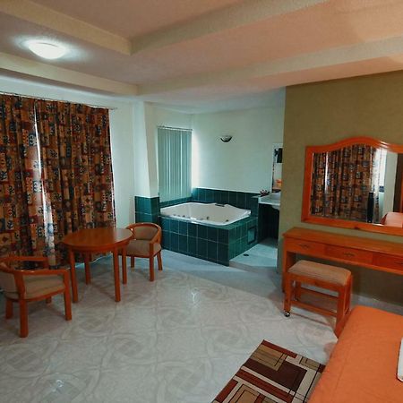 Hotel El Conquistador Monarca. Zitácuaro Dış mekan fotoğraf
