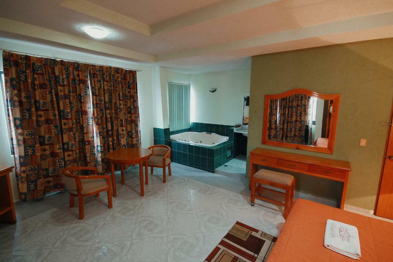 Hotel El Conquistador Monarca. Zitácuaro Dış mekan fotoğraf