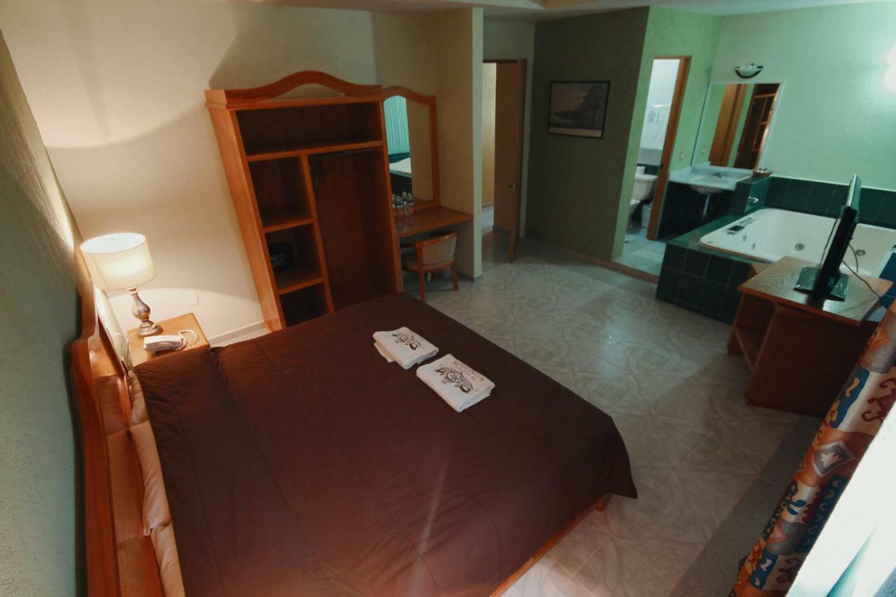 Hotel El Conquistador Monarca. Zitácuaro Dış mekan fotoğraf