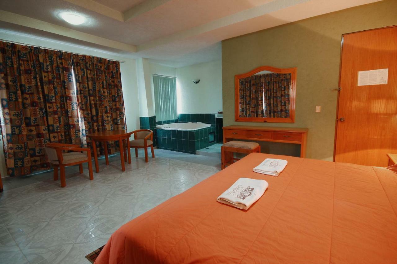 Hotel El Conquistador Monarca. Zitácuaro Dış mekan fotoğraf