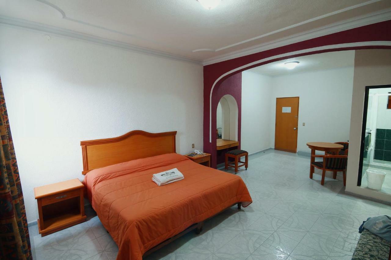Hotel El Conquistador Monarca. Zitácuaro Dış mekan fotoğraf