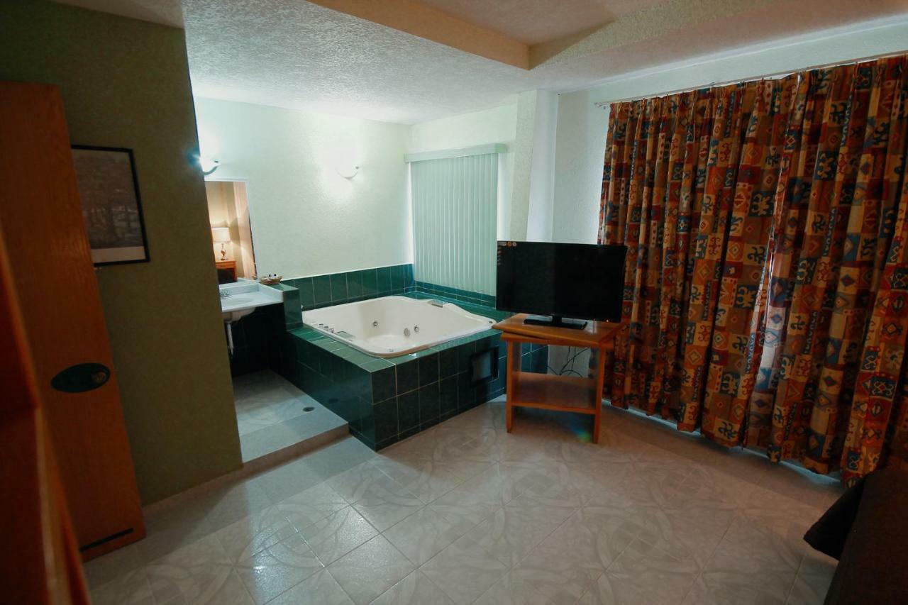 Hotel El Conquistador Monarca. Zitácuaro Dış mekan fotoğraf